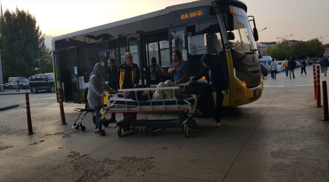 Bursa'da halk otobüsü şoförü fenalaşan yolcuyu hastaneye götürdü