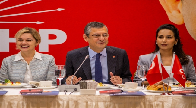 CHP Genel Başkanlığına adaylığını açıklayan Özel, basın toplantısında konuştu