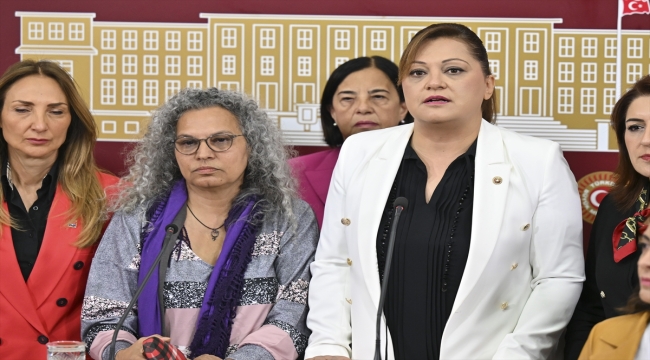 CHP'li Köksal, Meclis'te kadınlarla basın toplantısı düzenledi