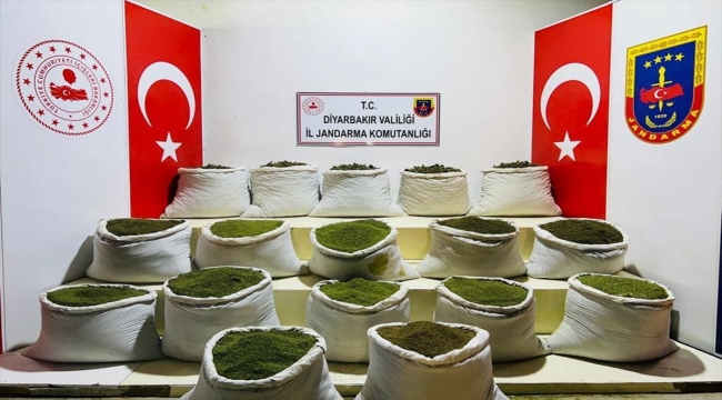 Diyarbakır'da 1 ton 354 kilogram esrar ele geçirildi