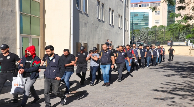 Diyarbakır merkezli 2 ilde bahis çetesine yönelik operasyonda 15 şüpheli yakalandı