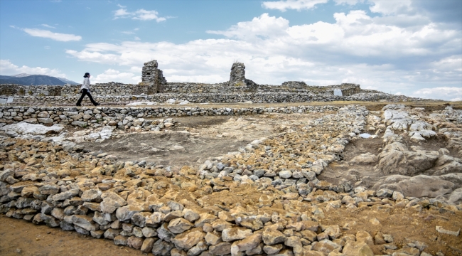 Çatalhöyük ve bölgedeki arkeolojik kazılarda binlerce yıllık tarihin izleri ortaya çıkıyor
