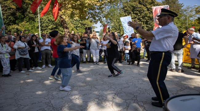 Edirne'de Uluslararası Bando ve Ciğer Festivali kortej yürüyüşü ile devam etti