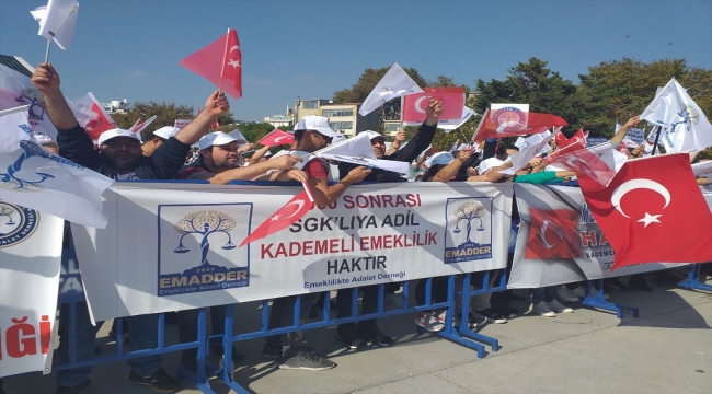 Emeklilikte Adalet Derneği Kartal'da miting düzenledi