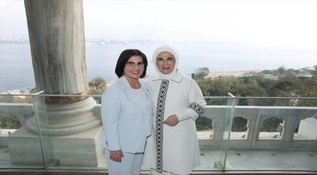 Emine Erdoğan, devlet başkanlarının eşleriyle Topkapı Sarayı'nı gezdi