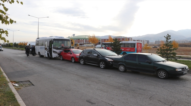 Erzurum'da zincirleme trafik kazasında 23 kişi yaralandı