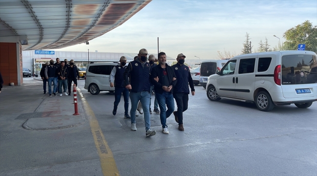 Eskişehir'deki "Kıskaç" operasyonunda FETÖ şüphelisi 4 kişi yakalandı