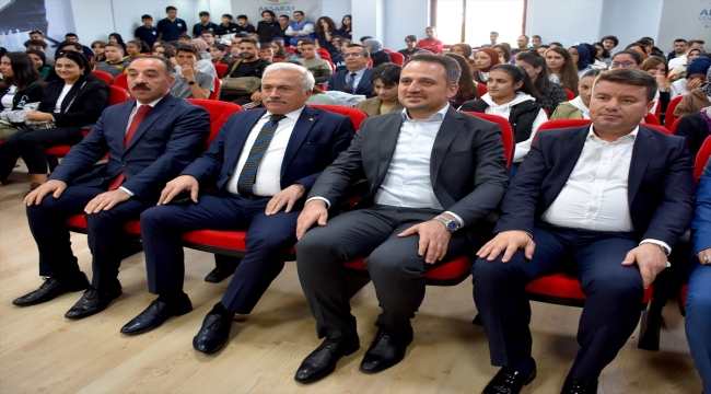 Gençlik ve Spor Bakan Yardımcısı Eminoğlu, Aksaray'da gençlerle bir araya geldi
