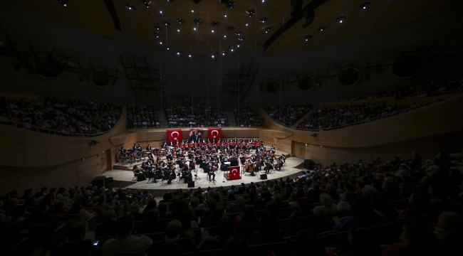 Hacettepe Üniversitesi Senfoni Orkestrası, Cumhuriyet'in 100. yılını CSO'daki özel konserle kutladı