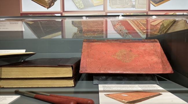 İSAR Mücellithanesi, Tivnikli Hacı Faruk Efendi'nin kütüphanesindeki eserleri sergiyle gün yüzüne çıkardı