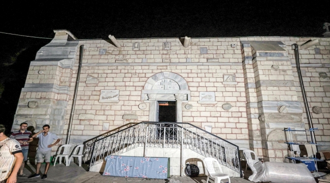 İsrail Gazze'de sivillerin sığındığı tarihi kiliseyi bombaladı