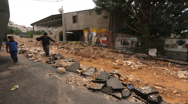 İsrail, geçen yıl öldürdüğü Al Jazeera muhabiri Ebu Akile'nin Cenin'deki anıtını yıktı