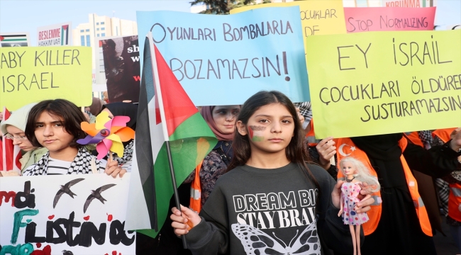 İstanbul'da ''oyuncak''lı İsrail protestosu 
