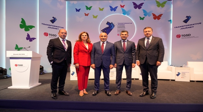  İstanbul Hazır Giyim Konferansı "Dönüştürücü Yolculuk" temasıyla başladı