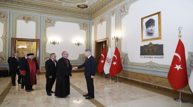 İstanbul Valisi Gül, Cumhuriyet'in 100. yıl dönümünde tebrikleri kabul etti