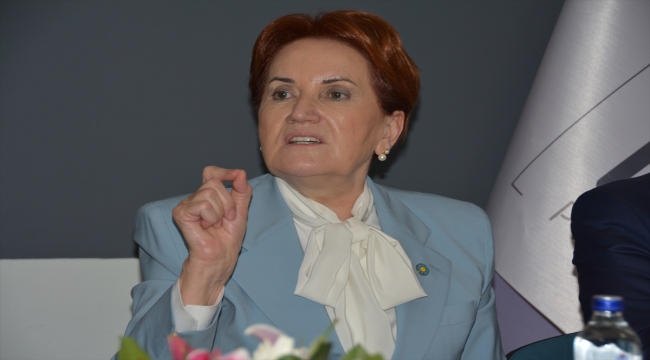 İYİ Parti Genel Başkanı Akşener, partisinin Balıkesir İl Başkanlığını ziyaretinde konuştu