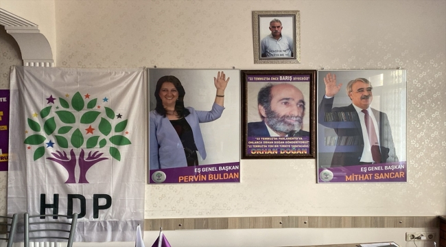 İzmir'deki terör operasyonunda HDP il ve ilçe yöneticisi 3 kişi gözaltına alındı 