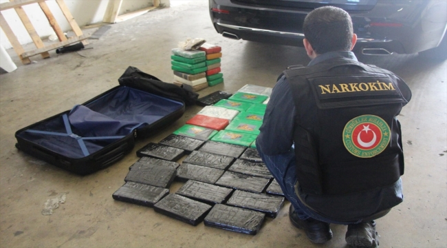 Kapıkule Sınır Kapısı'nda diplomatik araçta 54 kilo 912 gram kokain ele geçirildi
