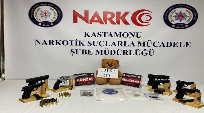 Kastamonu'da oyuncak ayının içinde uyuşturucu bulundu, 3 kişi gözaltına alındı