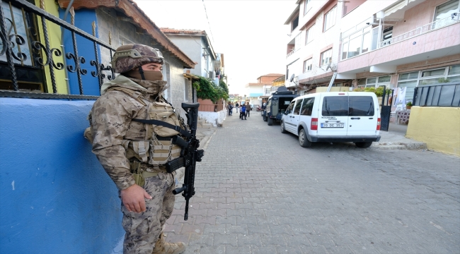 Kırklareli'nde uyuşturucu kaçakçılarına yönelik özel harekat polisleri desteğinde uygulama yapıldı