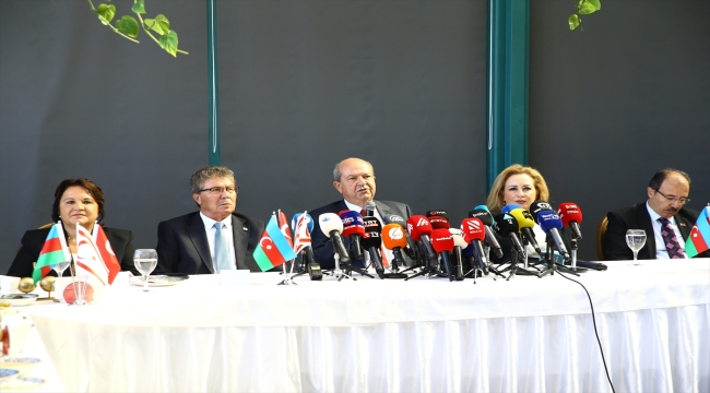 KKTC Cumhurbaşkanı Tatar, Bakü'de Azerbaycanlı gazetecilerle bir araya geldi