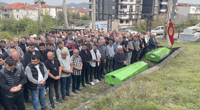 Kocaeli'de boşanma aşamasındaki eşinin öldürdüğü kadın ve oğlu Zonguldak'ta defnedildi