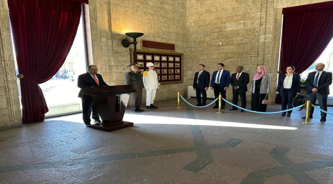 Libya Ulusal Seçimler Komisyonu Başkanı es-Sayih ve YSK Başkanı Yener'den Anıtkabir'e ziyaret