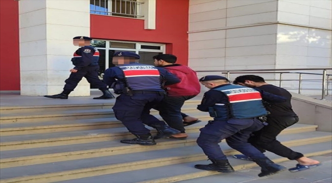 Manisa'da terör örgütü PKK/KCK'ya yönelik operasyonda yakalanan 2 kişiden biri tutuklandı