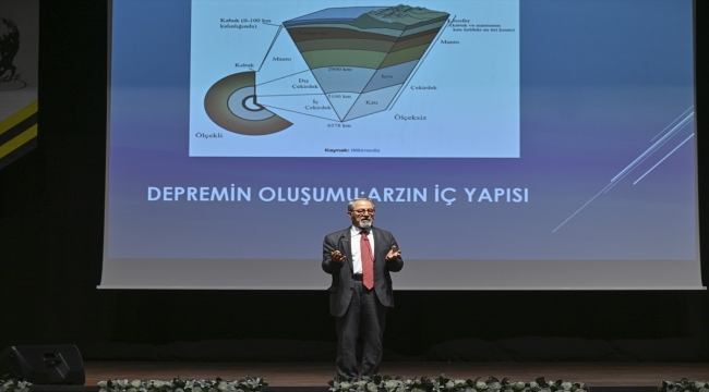 Prof. Dr. Naci Görür, Çankaya Üniversitesi akademik yıl açılışında "deprem" konulu ders verdi