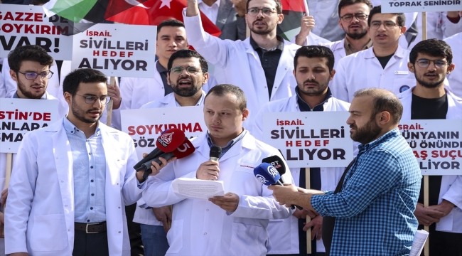 Sağlık çalışanları İsrail'in saldırılarına tepkisiz kaldığı gerekçesiyle DSÖ'yü protesto etti