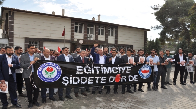 Şanlıurfa'da okul müdürüne saldırıya tepki yürüyüşü