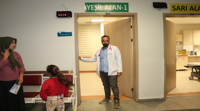 Siirt'te görevli Filistinli doktor, Gazze'deki ailesinin hayatından endişe duyuyor