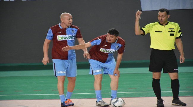 Trabzon'da "Efsaneler Yeniden Futbol Turnuvası" başladı