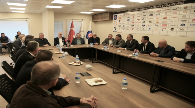 TÜRK-İŞ Genel Başkanı Atalay, Kocaeli'de sendika ziyaretinde konuştu
