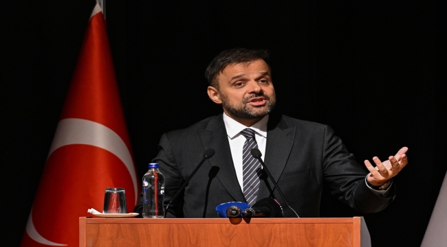 Turkcell Genel Müdürü Koç, üniversite öğrencilerine yapay zeka ve siber güvenliği anlattı: