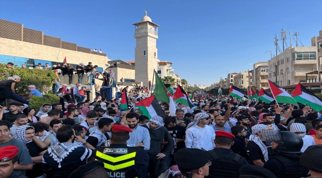 Ürdün'de binlerce kişi, İsrail'in Gazze'deki hastane saldırısını protesto etti
