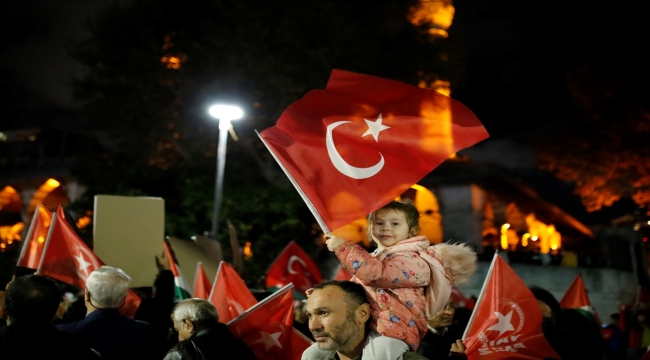 Vatan Partisi İsrail'in Filistin'e saldırılarını Üsküdar'da protesto etti