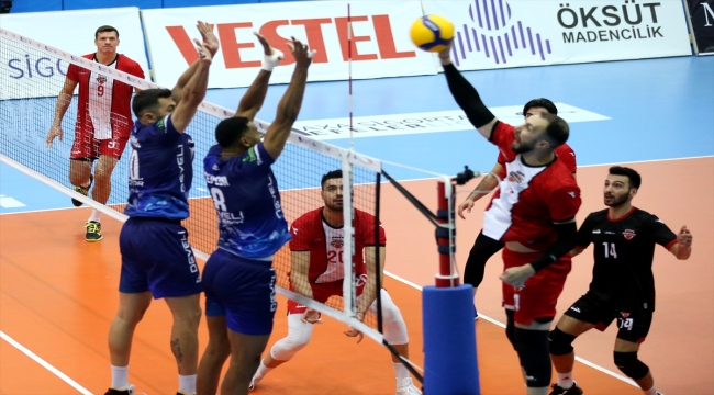 Voleybol: AXA Sigorta Efeler Ligi