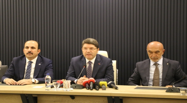 Adalet Bakanı Yılmaz Tunç, AK Parti Konya İl Başkanlığını ziyaret etti