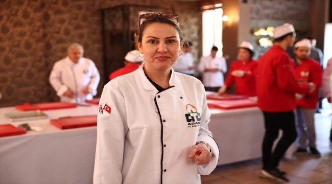 Adana'da "14. Tescilli Adana Kebabı Eğitimi"ni tamamlayan kursiyerler sertifika aldı