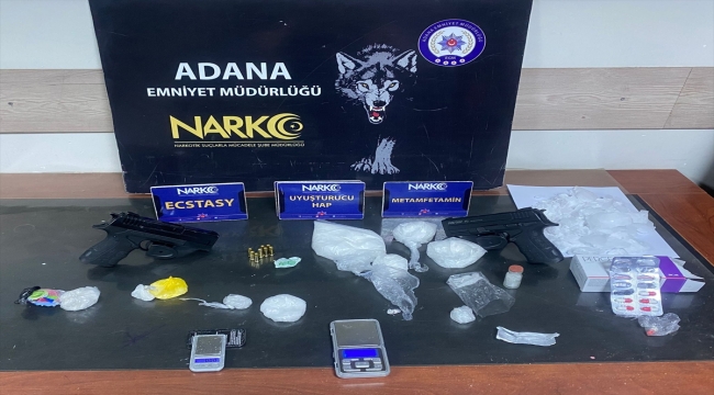 Adana'da uyuşturucu operasyonunda yakalanan 5 zanlıdan 2'si tutuklandı