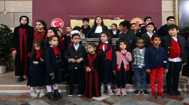 AK Parti'li Durgut, çeşitli ülkelerden çocuklarla Mecliste basın toplantısı düzenledi: