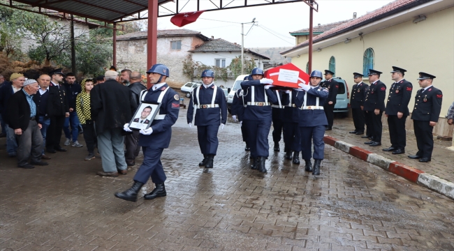 Ankara'da tedavi gördüğü hastanede vefat eden askerin cenazesi Manisa'da defnedildi