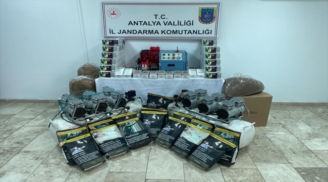 Antalya'da kaçak sigara operasyonunda 1 kişi yakalandı