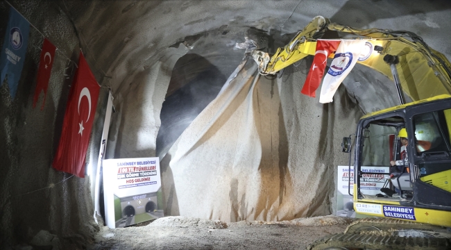 Bakanlar Şimşek ve Uraloğlu, Gaziantep'te temaslarda bulundu