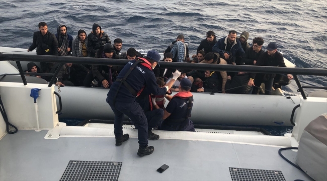 Bodrum açıklarında 29 düzensiz göçmen kurtarıldı, 35 göçmen yakalandı