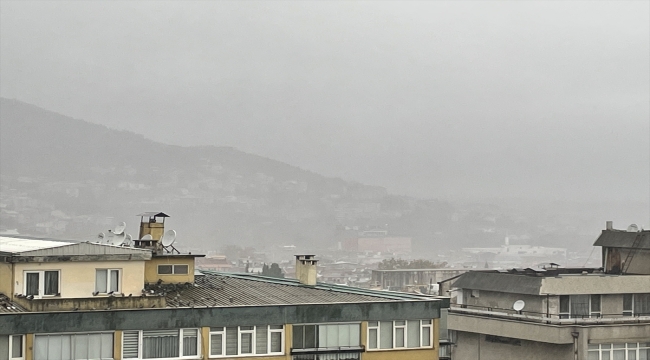 Bursa'da sağanak ve kuvvetli rüzgar etkili oldu