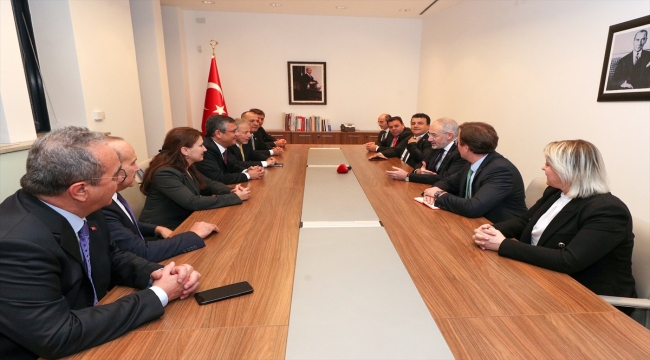 CHP Genel Başkanı Özel, Bosna Hersek Federasyonu Başbakanı Niksic ile görüştü