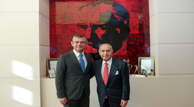 CHP Genel Başkanı Özel, eski CHP Genel Başkanı Çetin ile bir araya geldi
