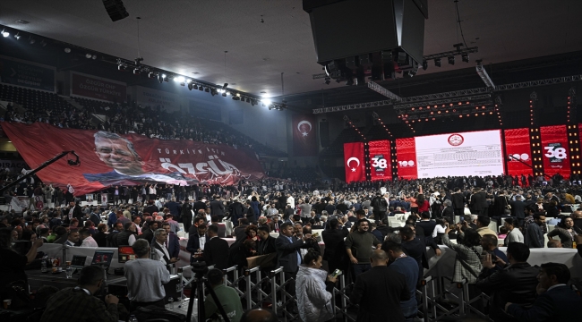 CHP'nin genel başkanlık seçimi salt çoğunluk sağlanamadığı için ikinci tura kaldı